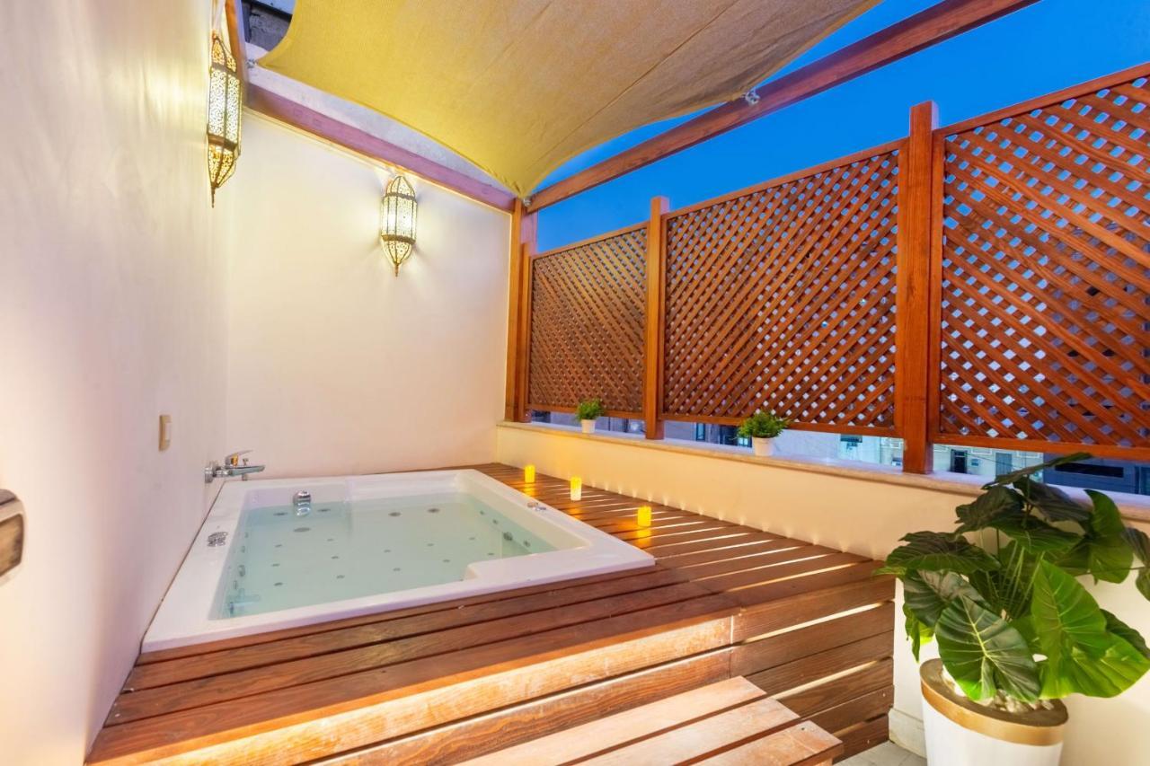 Marrakesh 1bdr W Jacuzzi Terrace Downtown